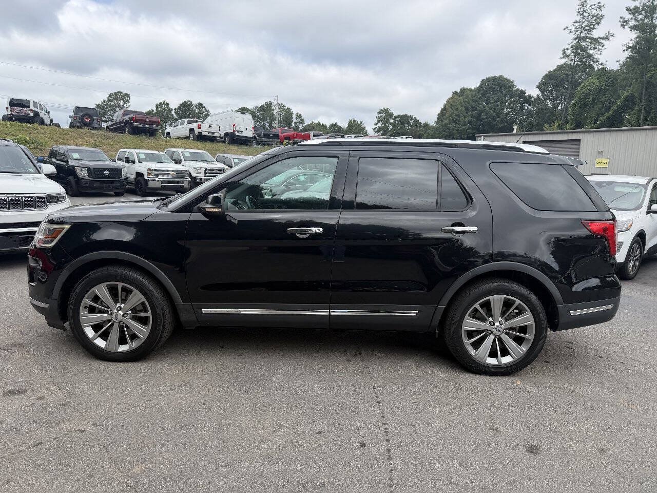 Used 2018 Ford Explorer Limited FWD image 8