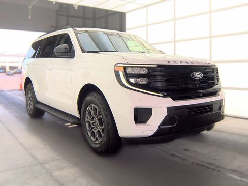 Used 2025 Ford Expedition Active RWD image 1