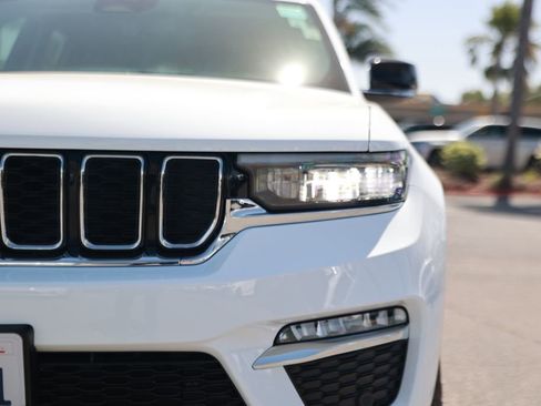 Used 2022 Jeep Grand Cherokee Limited 4xe w/ Luxury Tech Group II AWD/4WD image 5