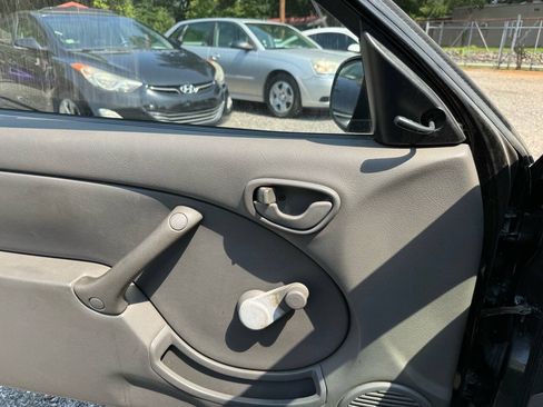 Used 1996 Geo Metro LSi FWD image 10