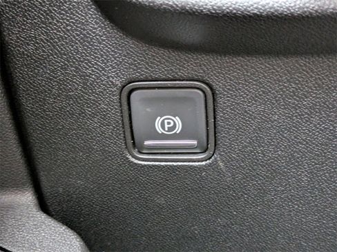 Used 2019 GMC Terrain SLE image 33