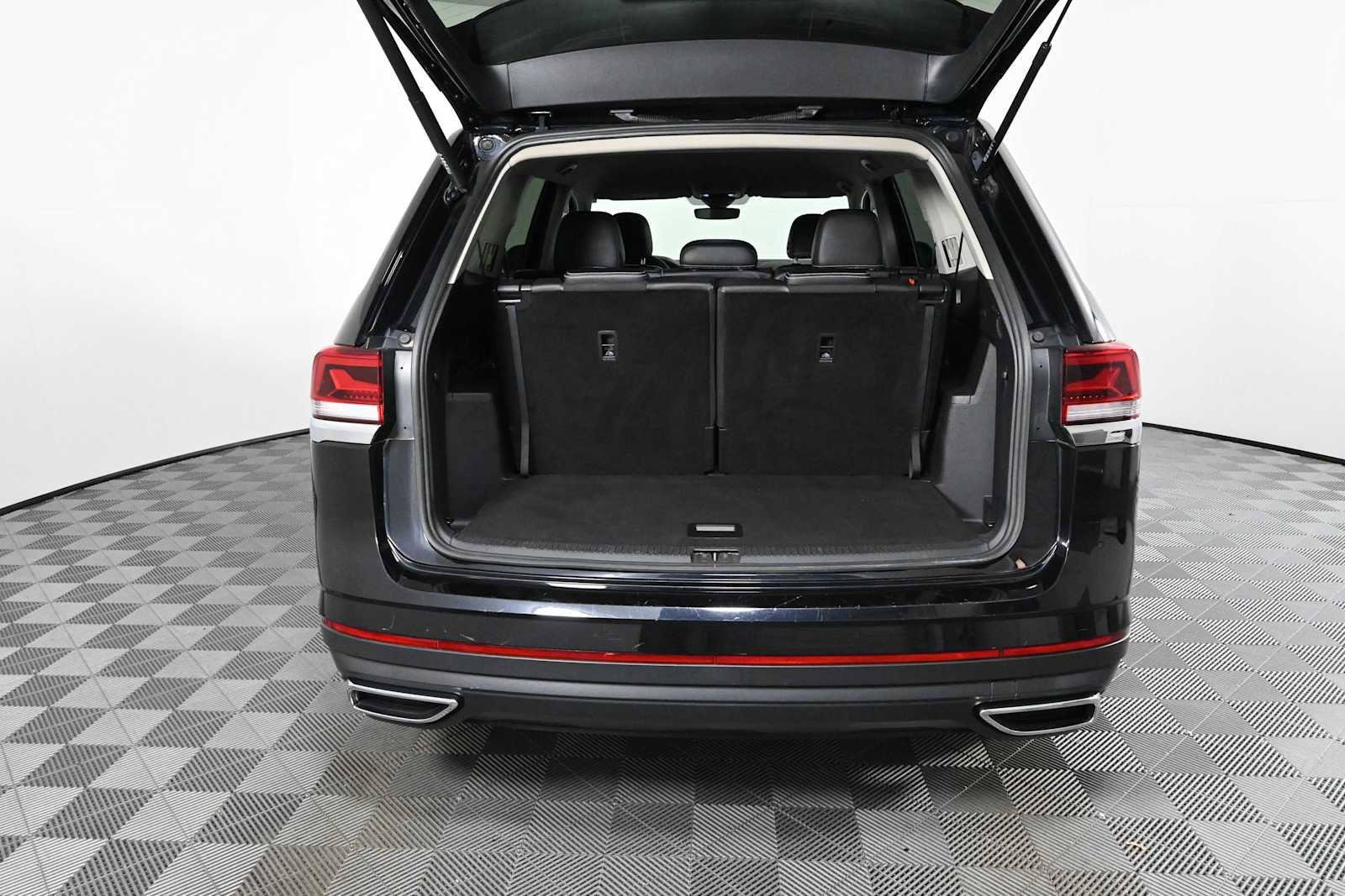 Certified 2024 Volkswagen Atlas SE FWD image 7