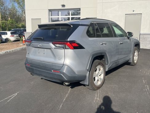 Used 2021 Toyota RAV4 XLE image 3