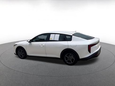 Used 2025 Kia K4 FWD image 12