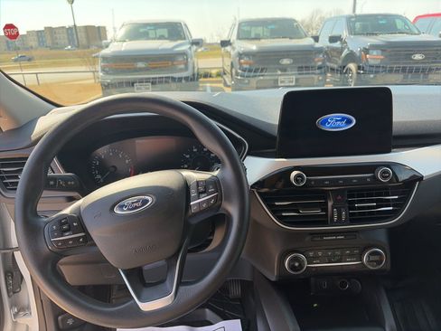 Used 2020 Ford Escape SE image 15