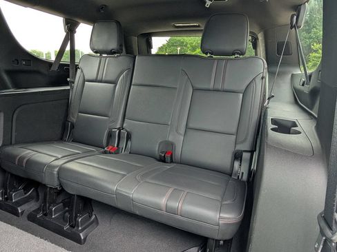 Used 2024 Chevrolet Suburban RST RWD image 19