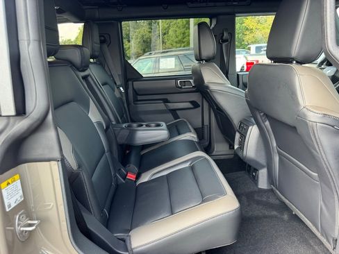 New 2025 Ford Bronco Outer Banks w/ Sasquatch Package image 28