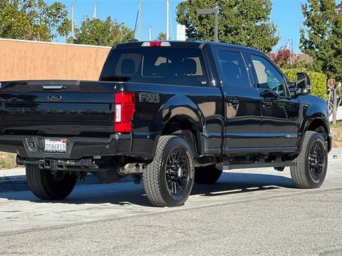 Used 2022 Ford F250 Lariat w/ Black Appearance Package image 4