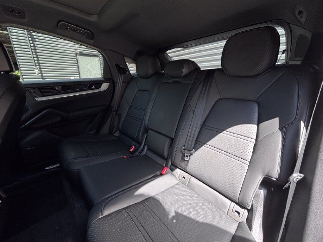 Certified 2026 Porsche Cayenne S AWD/4WD image 28