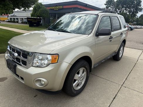 Used 2011 Ford Escape XLT w/ 202A Rapid Spec Order Code AWD/4WD image 3
