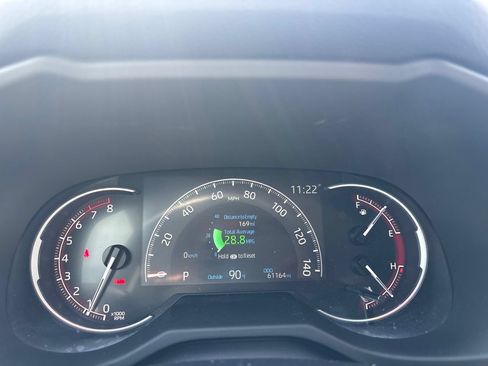 Used 2024 Toyota RAV4 XLE FWD image 9