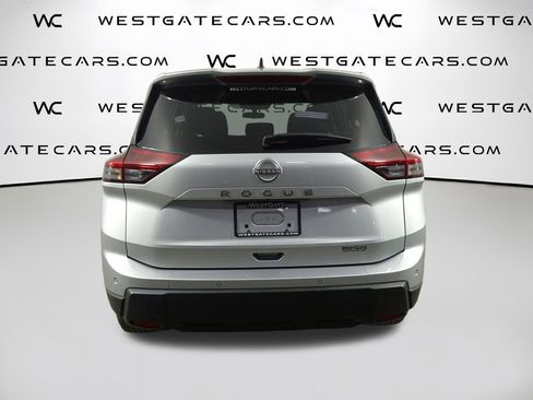 Used 2024 Nissan Rogue S image 7