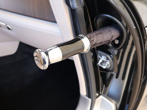 Certified 2019 Rolls-Royce Wraith RWD image 22