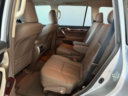 Used 2019 Lexus GX 460 Premium AWD/4WD image 16
