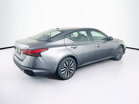 Used 2024 Nissan Altima 2.5 SV image 9