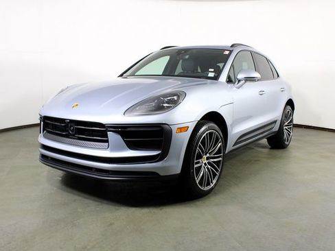 Certified 2026 Porsche Macan AWD/4WD image 1