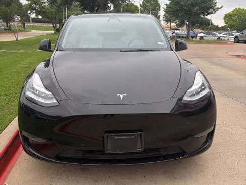 Used 2021 Tesla Model Y Long Range AWD/4WD image 1