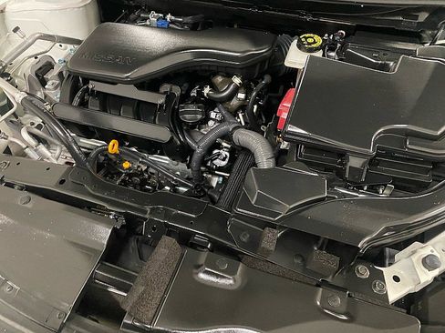 Used 2019 Nissan Rogue Sport SV image 16