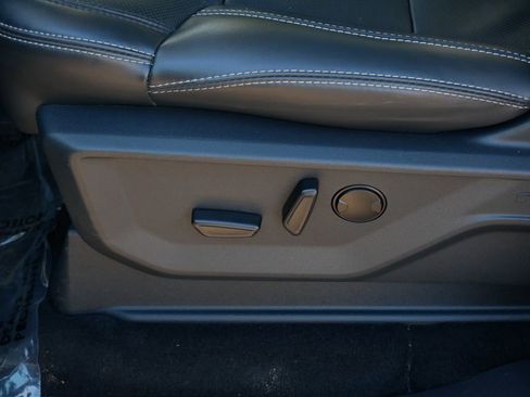 Certified 2025 Ford Expedition Max Platinum image 17