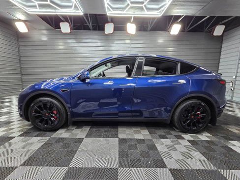 Used 2025 Tesla Model Y Long Range AWD/4WD image 8