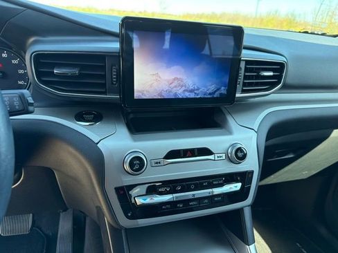Certified 2023 Ford Explorer XLT w/ Equipment Group 202A AWD/4WD image 6