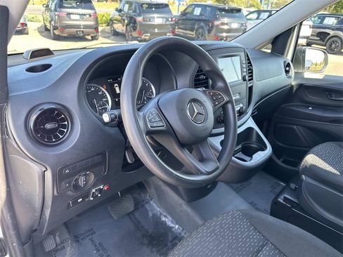 Used 2023 Mercedes-Benz Metris image 17