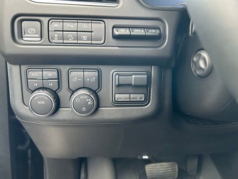 Used 2024 Chevrolet Suburban High Country w/ Max Trailering Package image 21