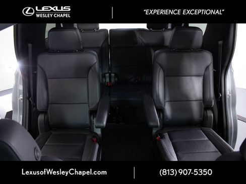 Used 2024 Chevrolet Tahoe LT w/ Luxury Package RWD image 18