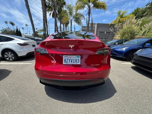 Used 2022 Tesla Model Y Long Range AWD/4WD image 8