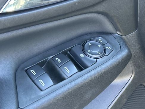 Used 2020 Chevrolet Equinox LT w/ Driver Convenience Package image 19