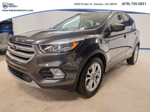 Used 2018 Ford Escape SE image 1