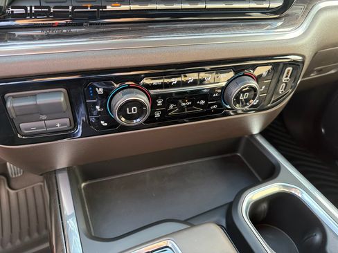 Used 2024 Chevrolet Silverado 1500 LTZ w/ Technology Package AWD/4WD image 29