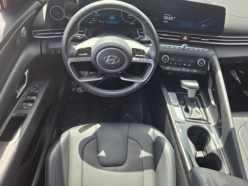 Used 2023 Hyundai Elantra Limited FWD image 14