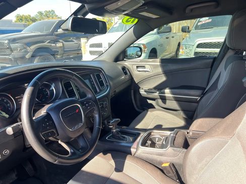 Used 2015 Dodge Charger SE w/ Sport Appearance Group RWD image 10