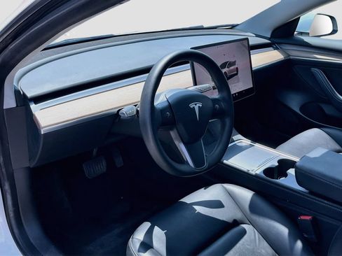 Used 2023 Tesla Model 3 Standard Range RWD image 9