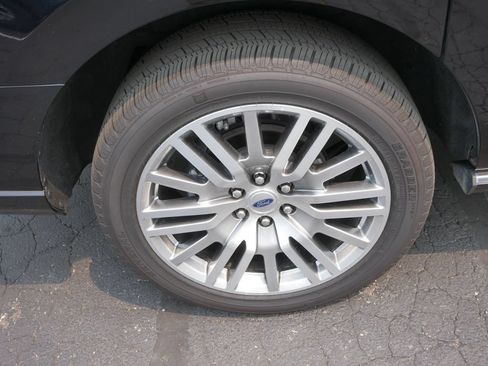 Used 2024 Ford Expedition Max Platinum AWD/4WD image 8