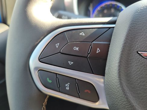 Used 2026 Chrysler Pacifica Select FWD image 18