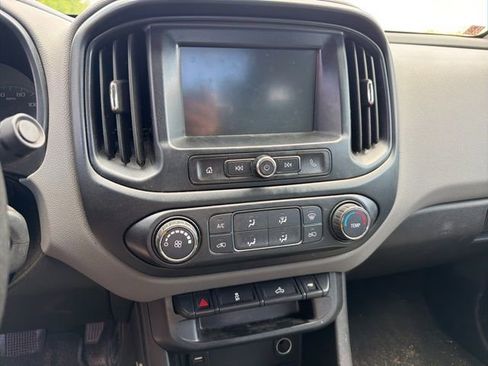 Used 2018 Chevrolet Colorado W/T w/ WT Convenience Package AWD/4WD image 3