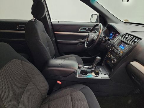 Used 2016 Ford Explorer XLT image 21