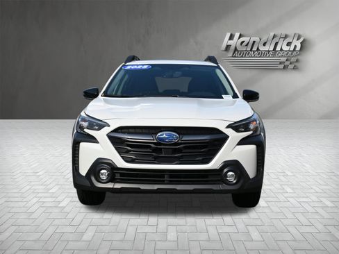 Certified 2025 Subaru Outback Premium w/ Popular Package #1A AWD/4WD image 3