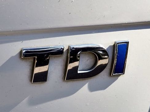 Used 2014 Volkswagen Touareg Executive AWD/4WD image 12
