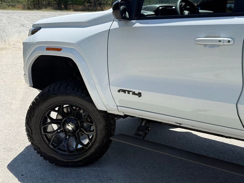 New 2026 GMC Canyon AT4 w/ AT4 Premium Package AWD/4WD image 7