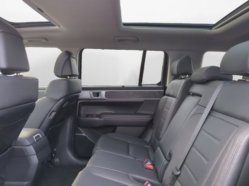 Used 2025 Hyundai Santa Fe Limited image 15