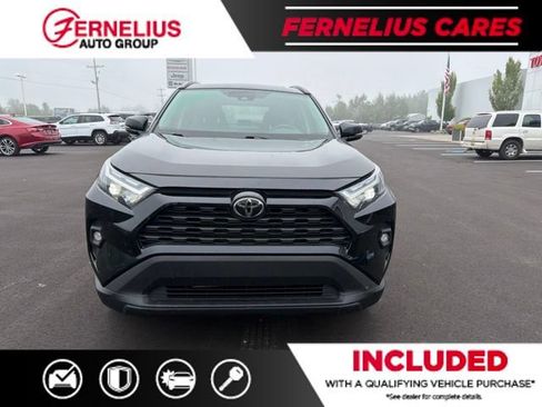 Used 2022 Toyota RAV4 XLE Premium AWD/4WD image 7
