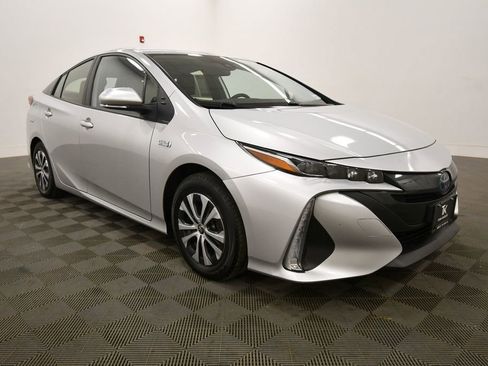 Used 2021 Toyota Prius Prime XLE w/ Carpet Mat Package (TMS) image 10