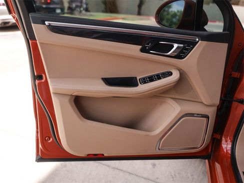 Certified 2022 Porsche Macan GTS image 30