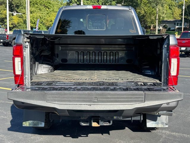 Used 2022 Ford F350 Platinum w/ FX4 Off-Road Package AWD/4WD image 5