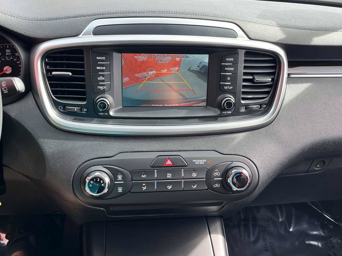 Used 2020 Kia Sorento LX AWD/4WD image 10