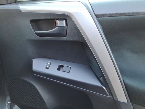 Certified 2018 Toyota RAV4 LE image 7