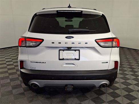 Used 2020 Ford Escape Titanium image 8